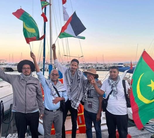 Mauritaniens_a_bord_de_Sumud_526x470